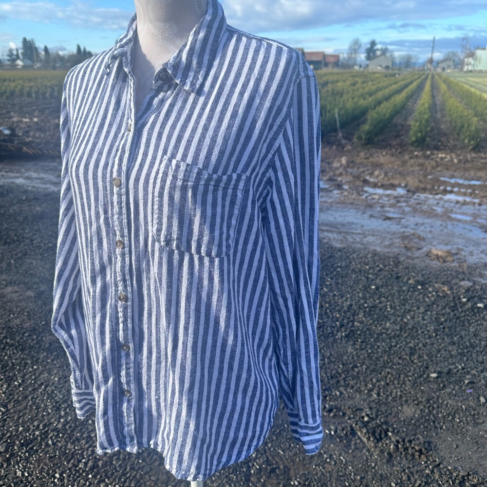 Stripes button down top - Picture 3 of 3